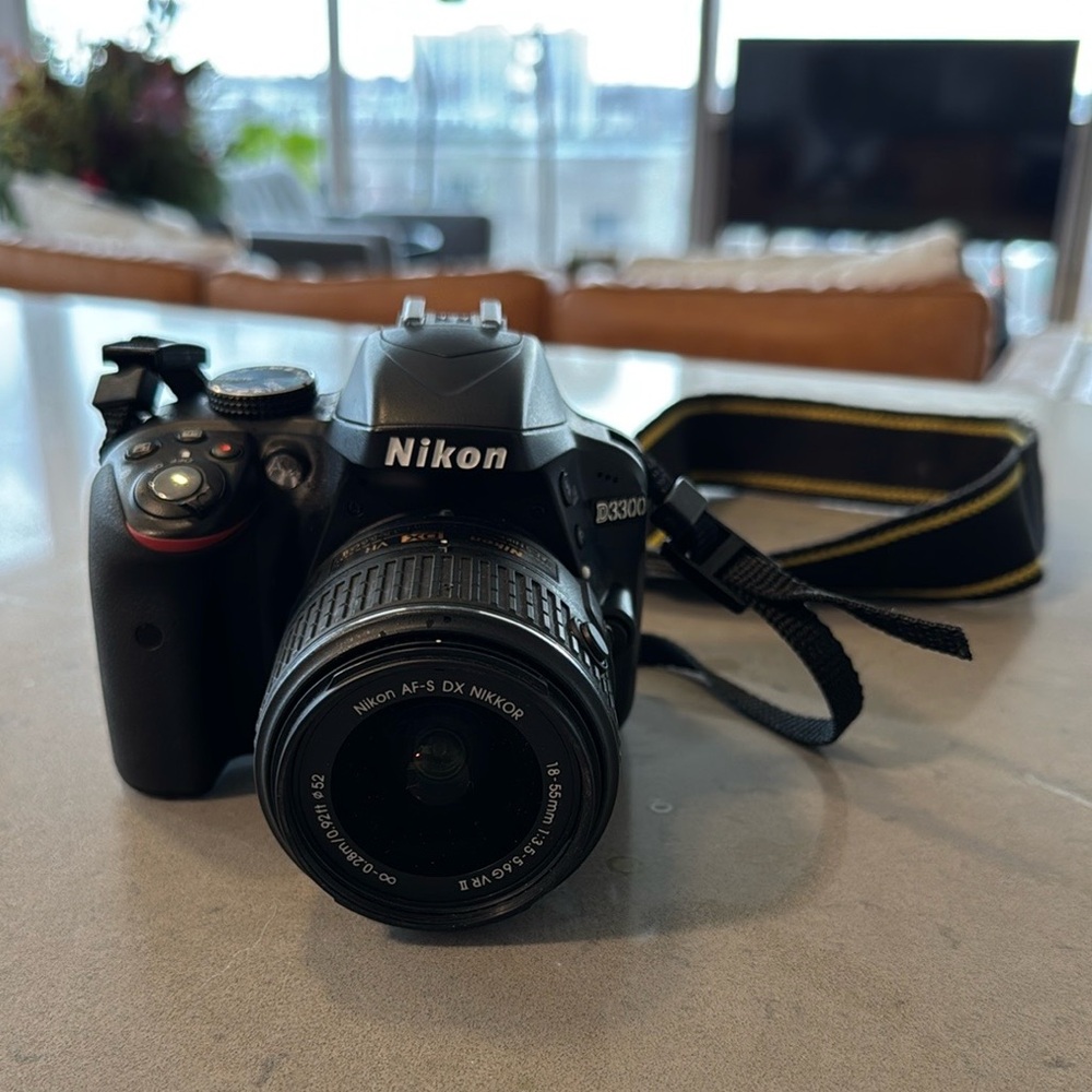 Priced to sell! Nikon D3300 Digital SLR with 24.2MP 18-55mm Lens - Black